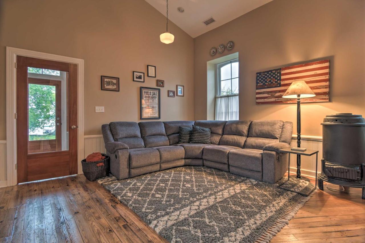 Cozy With Private Hot Tub! Wrightsville